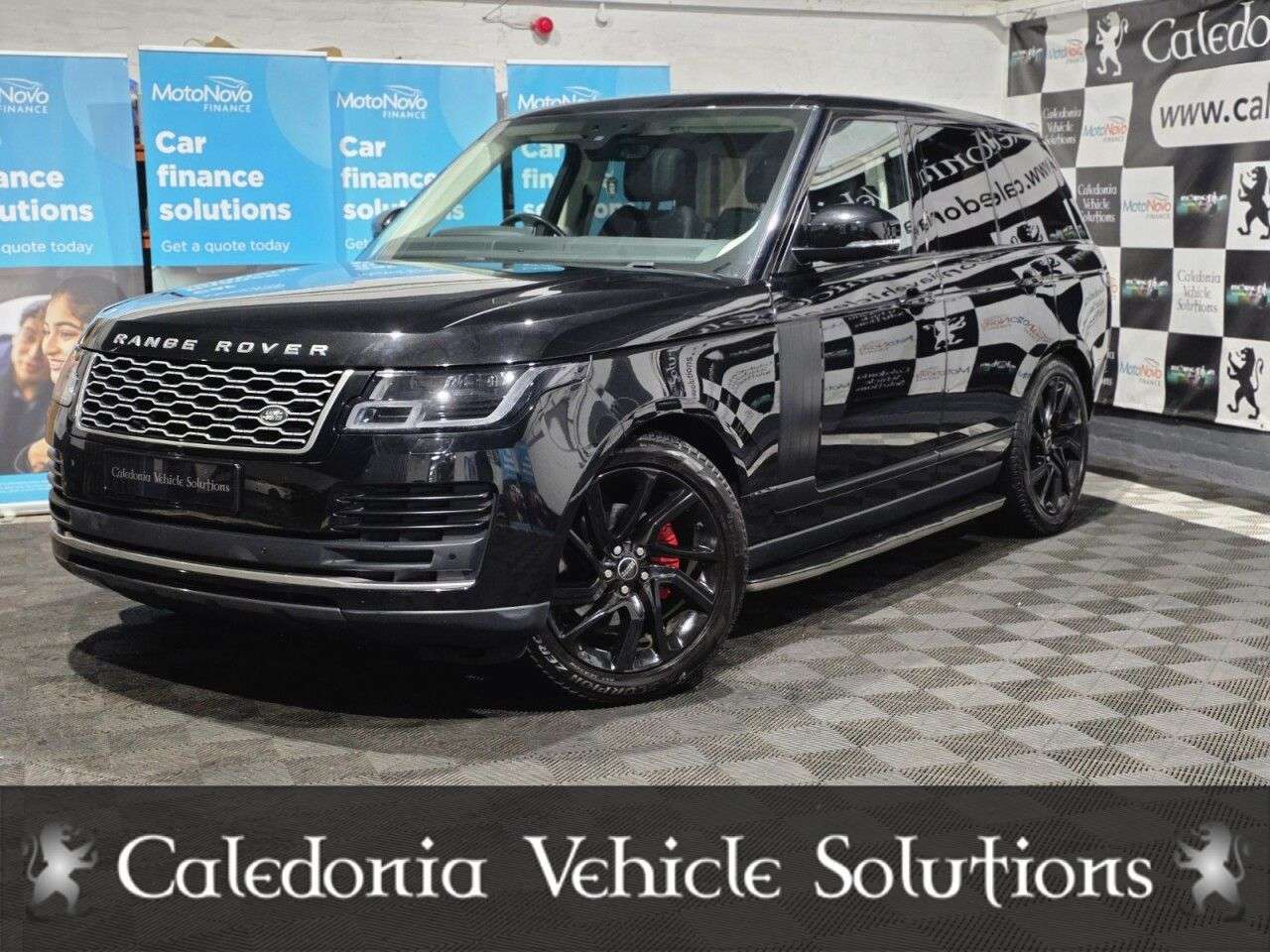 A 2020 LAND ROVER RANGE ROVER 3.0 SD V6 Vogue SUV 5dr Diesel Auto 4WD Euro 6 (s/s) (275 ps) PANORAMIC ROO A 2020 LAND ROVER RANGE ROVER 3.0 SD V6 Vogue SUV 5dr Diesel Auto 4WD Euro 6 (s/s) (275 ps) PANORAMIC ROO