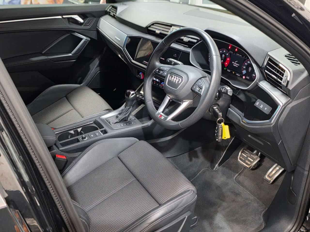 2023 AUDI Q3 2023 AUDI Q3