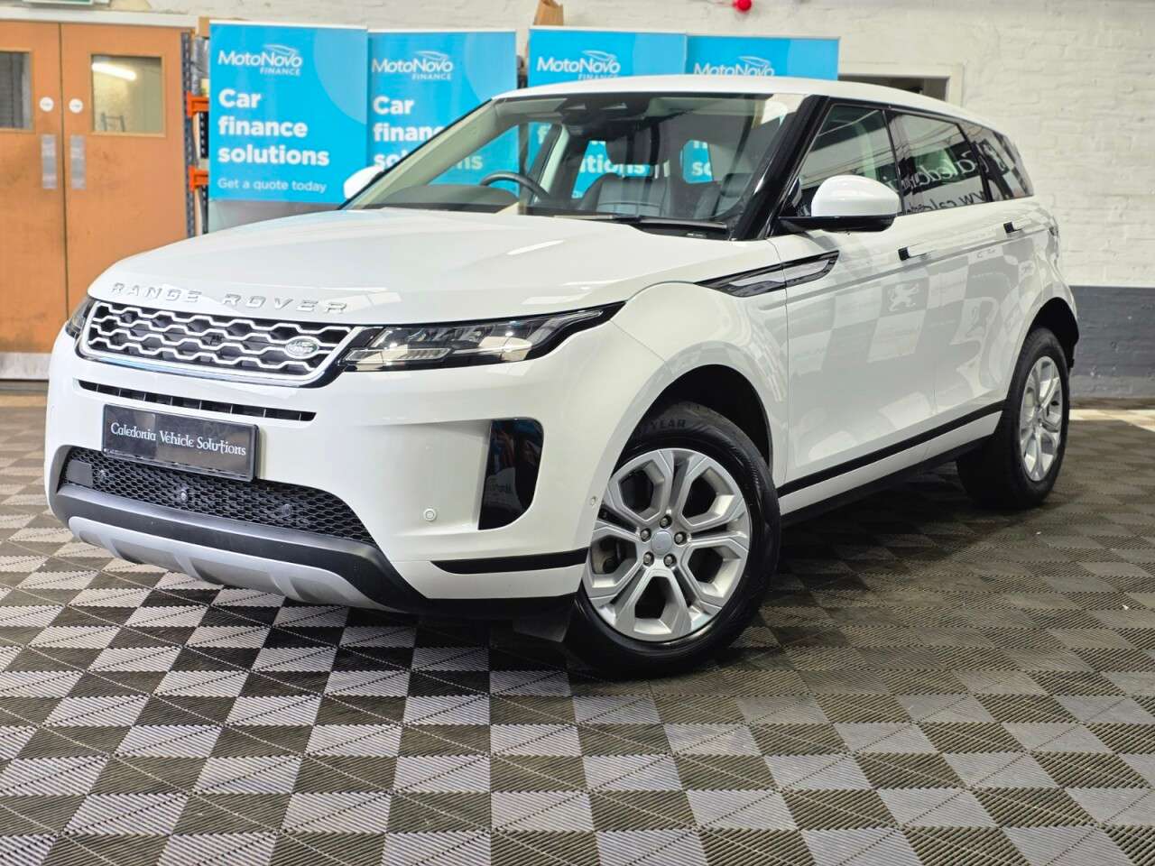 A 2021 LAND ROVER RANGE ROVER EVOQUE 2.0 D165 S SUV 5dr Diesel Manual FWD Euro 6 (s/s) (163 ps) CLASSY ECONOMICA A 2021 LAND ROVER RANGE ROVER EVOQUE 2.0 D165 S SUV 5dr Diesel Manual FWD Euro 6 (s/s) (163 ps) CLASSY ECONOMICA