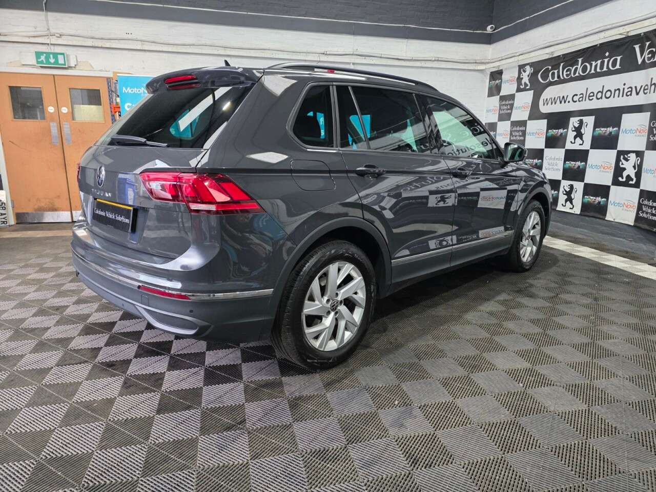 2022 VOLKSWAGEN TIGUAN 2022 VOLKSWAGEN TIGUAN