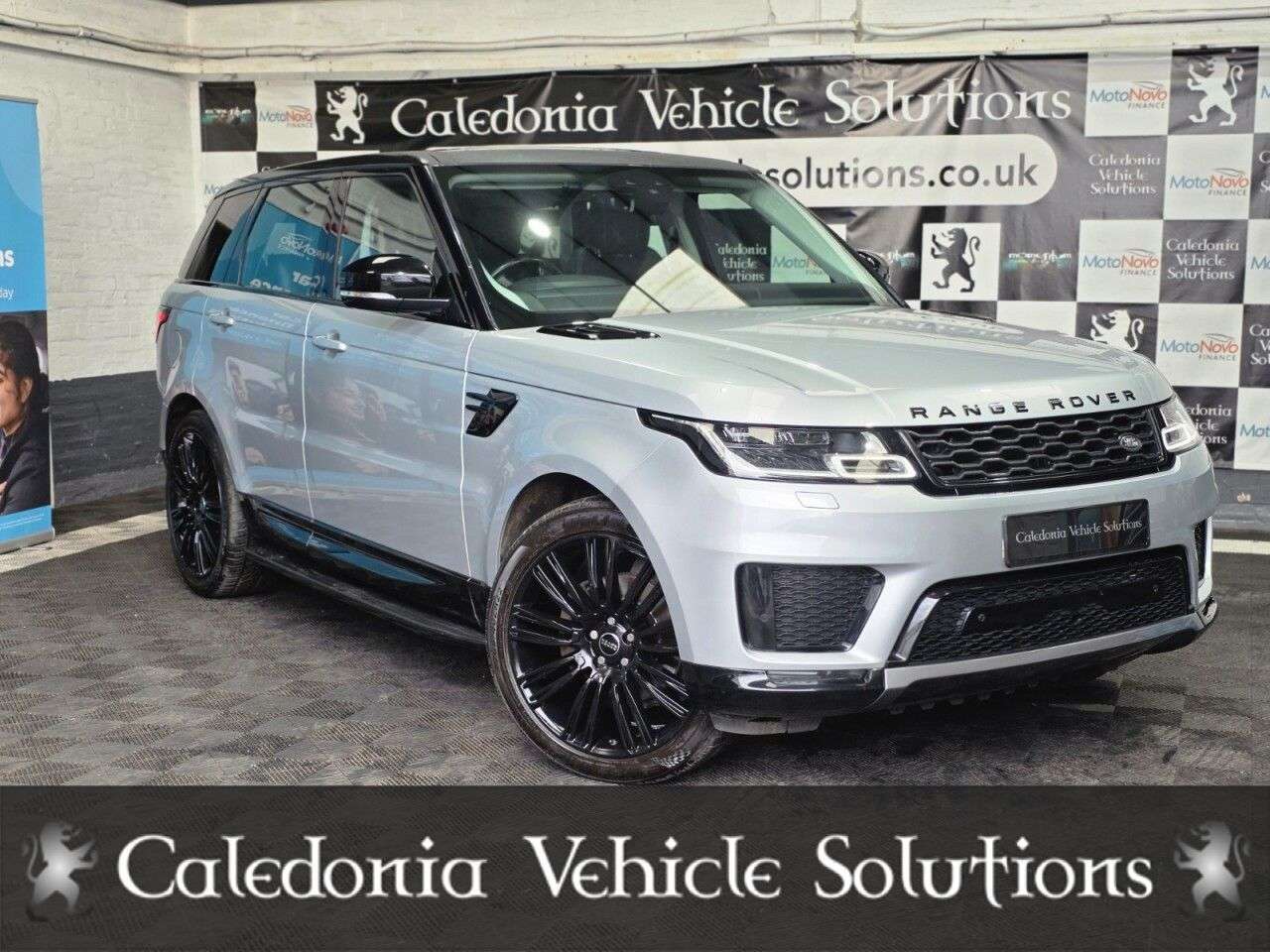 A 2020 LAND ROVER RANGE ROVER SPORT 3.0 SD V6 HSE SUV 5dr Diesel Auto 4WD Euro 6 (s/s) (306 ps) A 2020 LAND ROVER RANGE ROVER SPORT 3.0 SD V6 HSE SUV 5dr Diesel Auto 4WD Euro 6 (s/s) (306 ps)