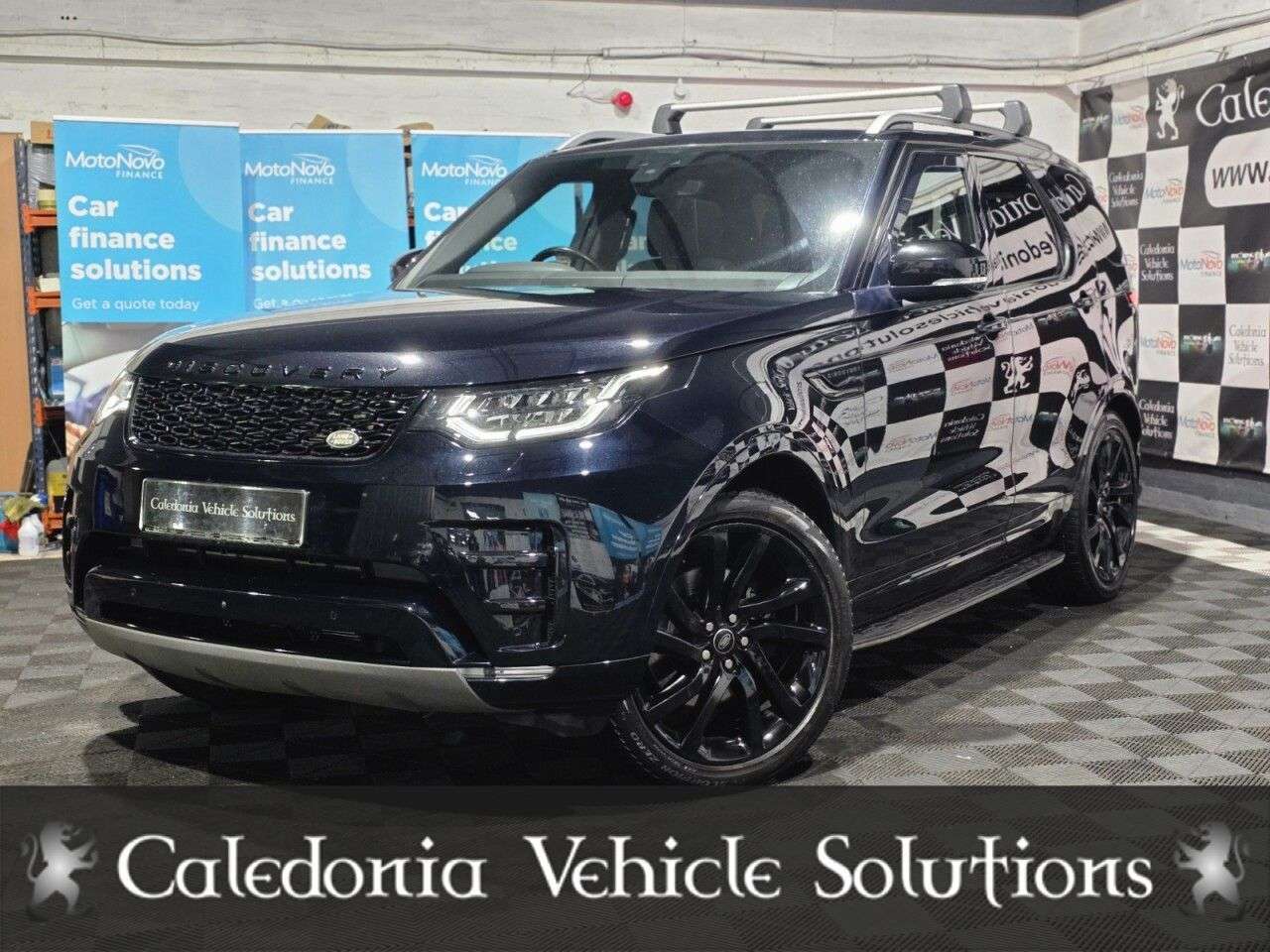 A 2017 LAND ROVER DISCOVERY 3.0 TD V6 HSE Luxury SUV 5dr Diesel Auto 4WD Euro 6 (s/s) (258 ps) A 2017 LAND ROVER DISCOVERY 3.0 TD V6 HSE Luxury SUV 5dr Diesel Auto 4WD Euro 6 (s/s) (258 ps)