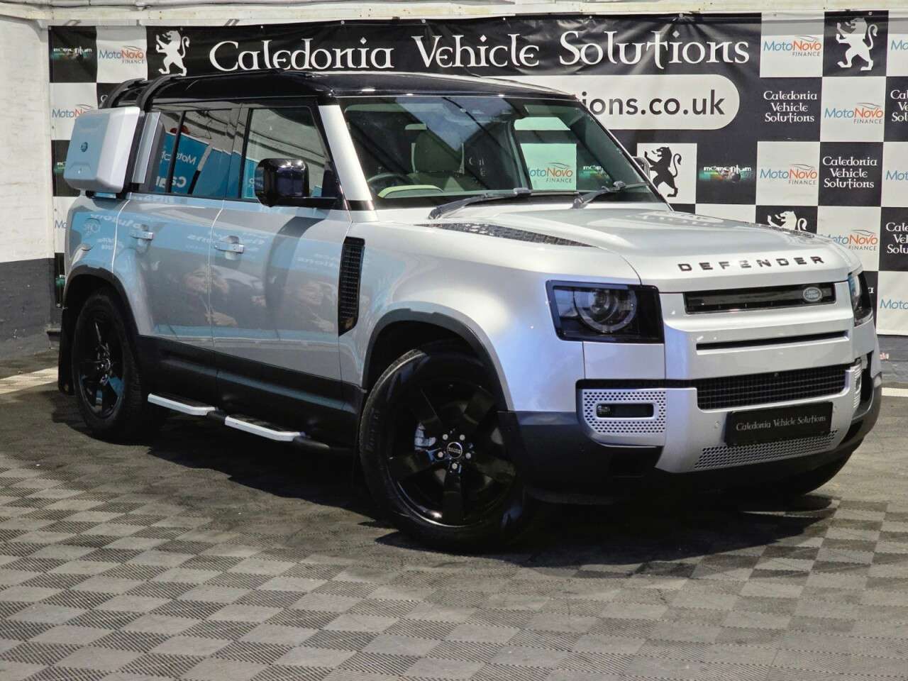 A 2020 LAND ROVER DEFENDER 2.0 SD4 First Edition SUV 5dr Diesel Auto 4WD Euro 6 (s/s) (240 ps) A 2020 LAND ROVER DEFENDER 2.0 SD4 First Edition SUV 5dr Diesel Auto 4WD Euro 6 (s/s) (240 ps)