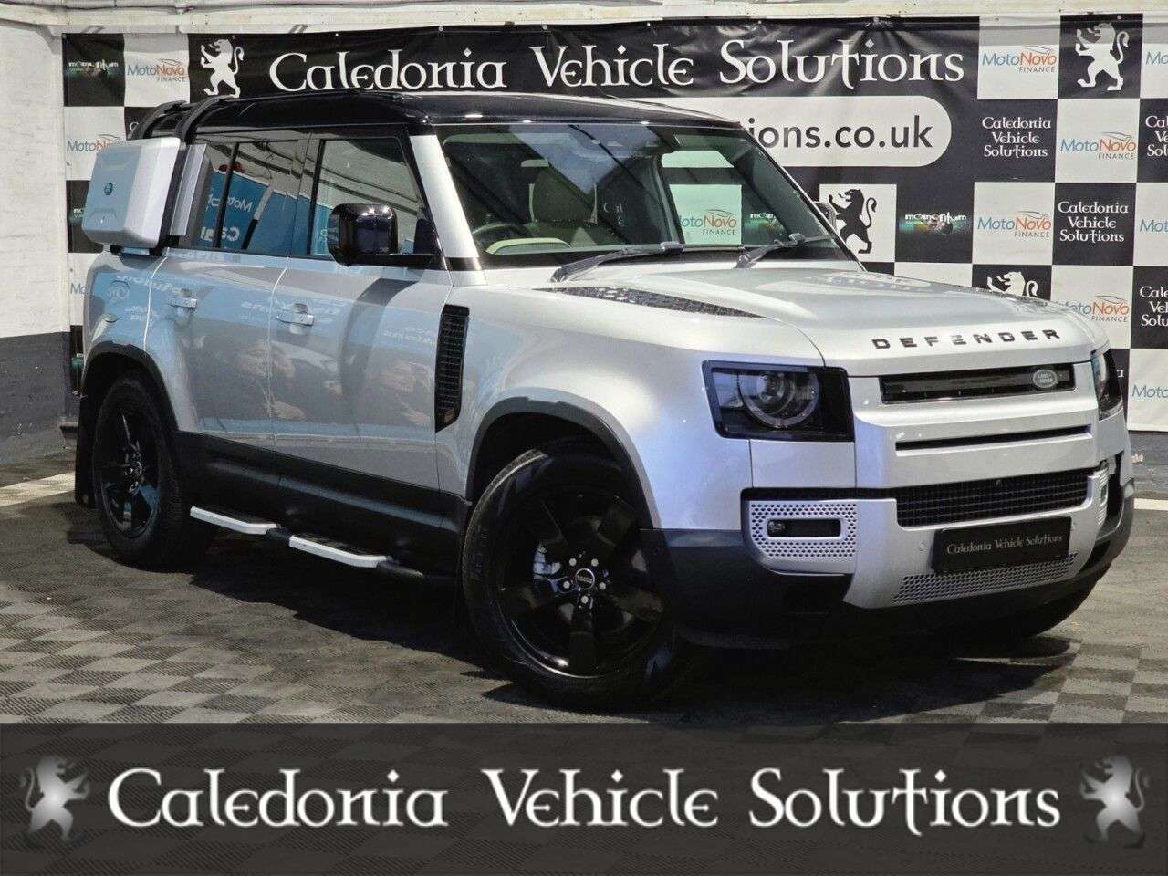 A 2020 LAND ROVER DEFENDER 2.0 SD4 First Edition SUV 5dr Diesel Auto 4WD Euro 6 (s/s) (240 ps) A 2020 LAND ROVER DEFENDER 2.0 SD4 First Edition SUV 5dr Diesel Auto 4WD Euro 6 (s/s) (240 ps)