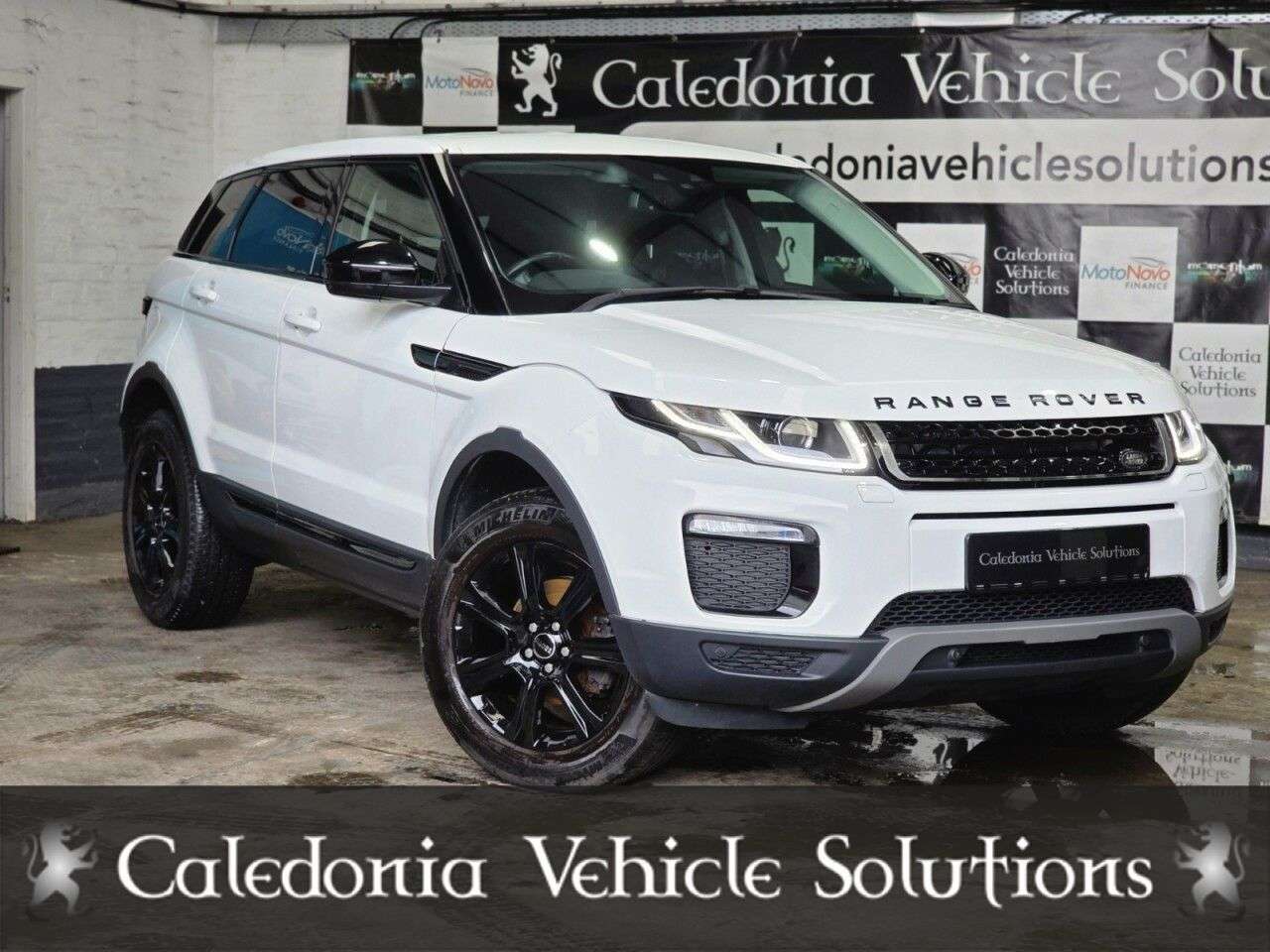 A 2019 LAND ROVER RANGE ROVER EVOQUE 2.0 eD4 SE Tech SUV 5dr Diesel Manual FWD Euro 6 (s/s) (150 ps) A 2019 LAND ROVER RANGE ROVER EVOQUE 2.0 eD4 SE Tech SUV 5dr Diesel Manual FWD Euro 6 (s/s) (150 ps)
