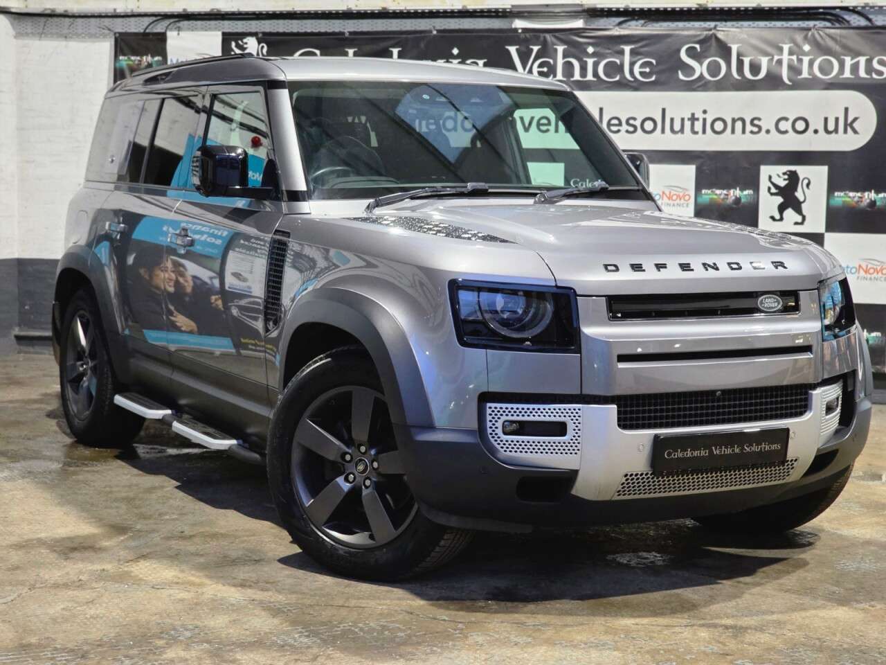 A 2020 LAND ROVER DEFENDER 2.0 SD4 SE SUV 5dr Diesel Auto 4WD Euro 6 (s/s) (240 ps) A 2020 LAND ROVER DEFENDER 2.0 SD4 SE SUV 5dr Diesel Auto 4WD Euro 6 (s/s) (240 ps)