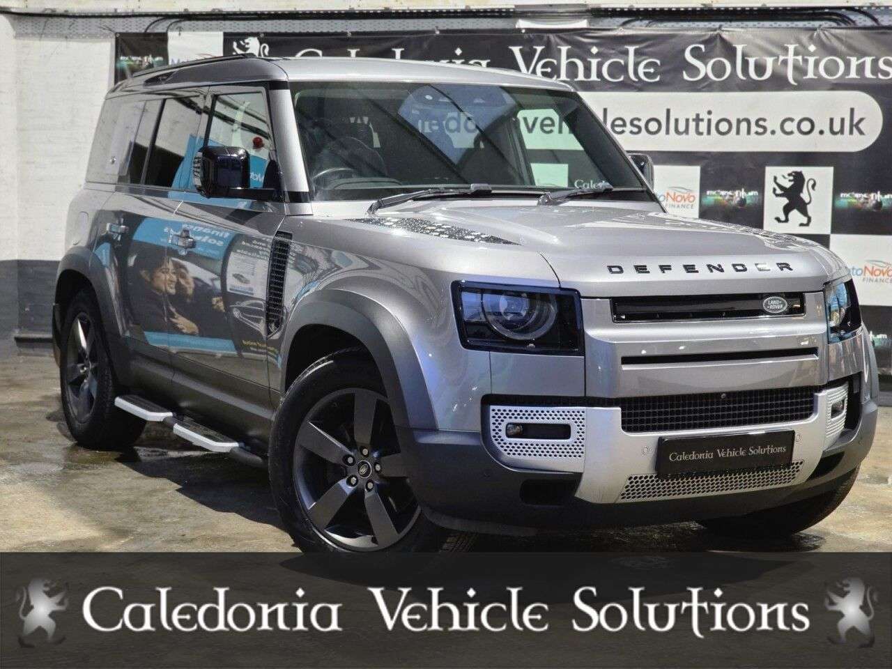 A 2020 LAND ROVER DEFENDER 2.0 SD4 SE SUV 5dr Diesel Auto 4WD Euro 6 (s/s) (240 ps) A 2020 LAND ROVER DEFENDER 2.0 SD4 SE SUV 5dr Diesel Auto 4WD Euro 6 (s/s) (240 ps)