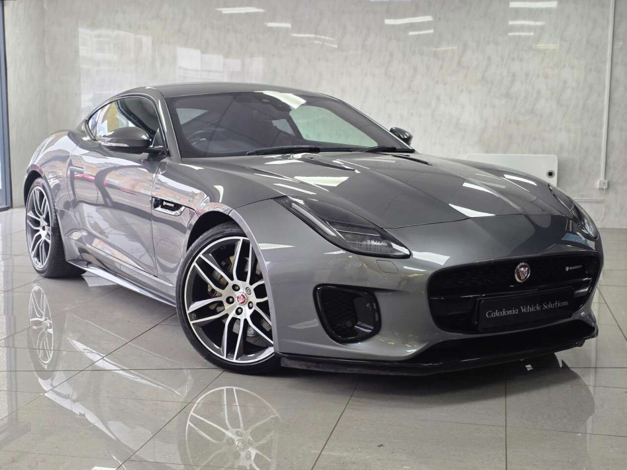 A 2018 JAGUAR F-TYPE 3.0 V6 R-Dynamic Coupe 2dr Petrol Auto Euro 6 (s/s) (340 ps) A 2018 JAGUAR F-TYPE 3.0 V6 R-Dynamic Coupe 2dr Petrol Auto Euro 6 (s/s) (340 ps)