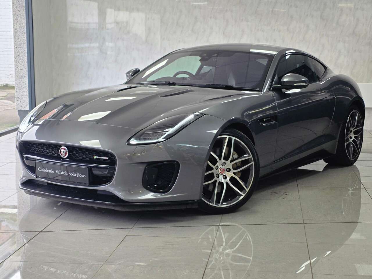 A 2018 JAGUAR F-TYPE 3.0 V6 R-Dynamic Coupe 2dr Petrol Auto Euro 6 (s/s) (340 ps) A 2018 JAGUAR F-TYPE 3.0 V6 R-Dynamic Coupe 2dr Petrol Auto Euro 6 (s/s) (340 ps)