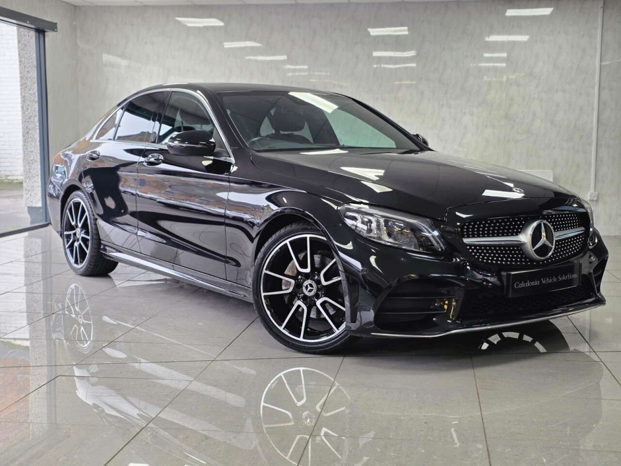 A 2020 MERCEDES-BENZ C-CLASS 2.0 C220d AMG Line (Premium) Saloon 4dr Diesel G-Tronic+ Euro 6 (s/s) (194 A 2020 MERCEDES-BENZ C-CLASS 2.0 C220d AMG Line (Premium) Saloon 4dr Diesel G-Tronic+ Euro 6 (s/s) (194
