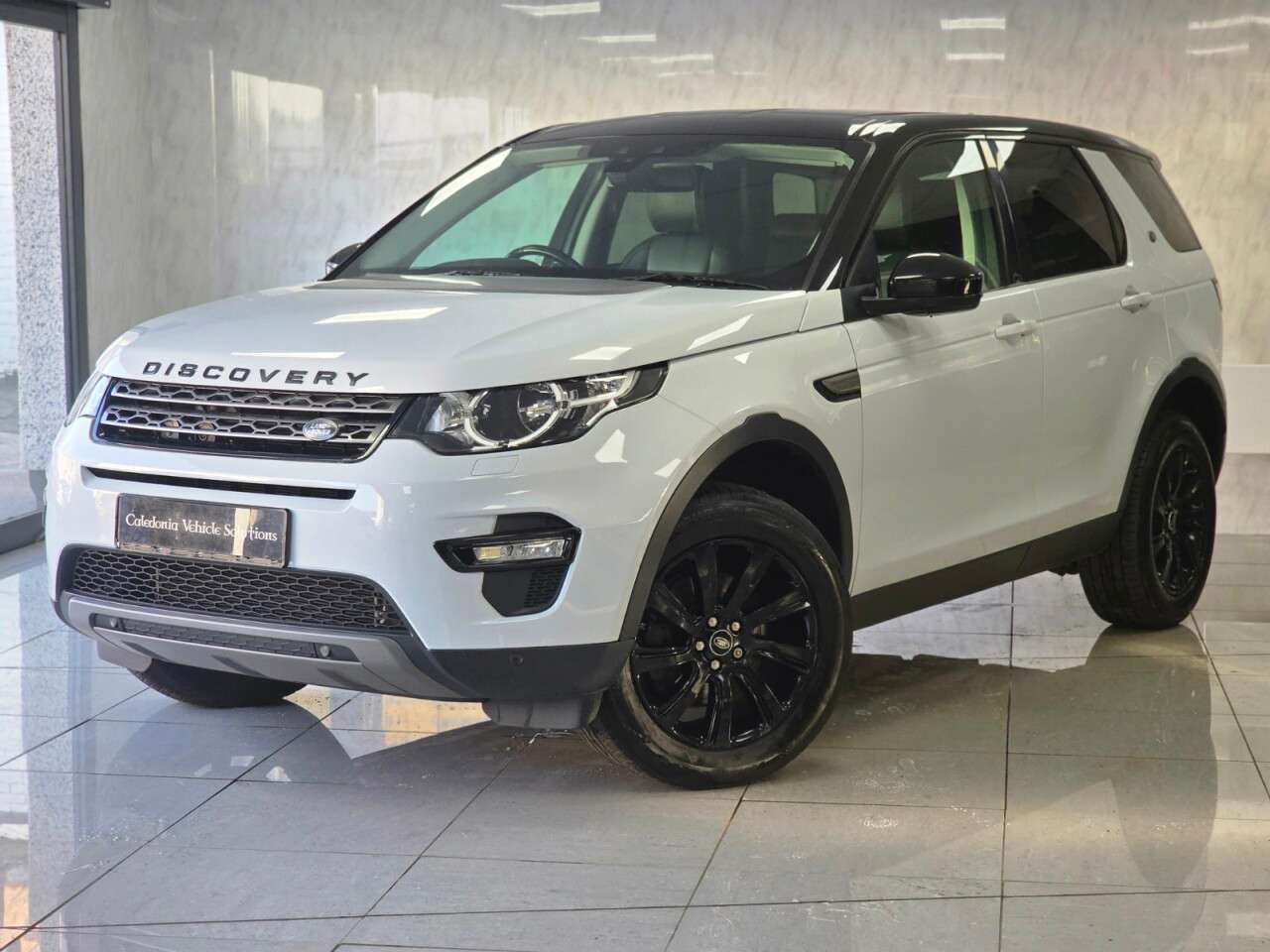 A 2016 LAND ROVER DISCOVERY SPORT 2.0 TD4 SE Tech SUV 5dr Diesel Manual 4WD Euro 6 (s/s) (180 ps) A 2016 LAND ROVER DISCOVERY SPORT 2.0 TD4 SE Tech SUV 5dr Diesel Manual 4WD Euro 6 (s/s) (180 ps)