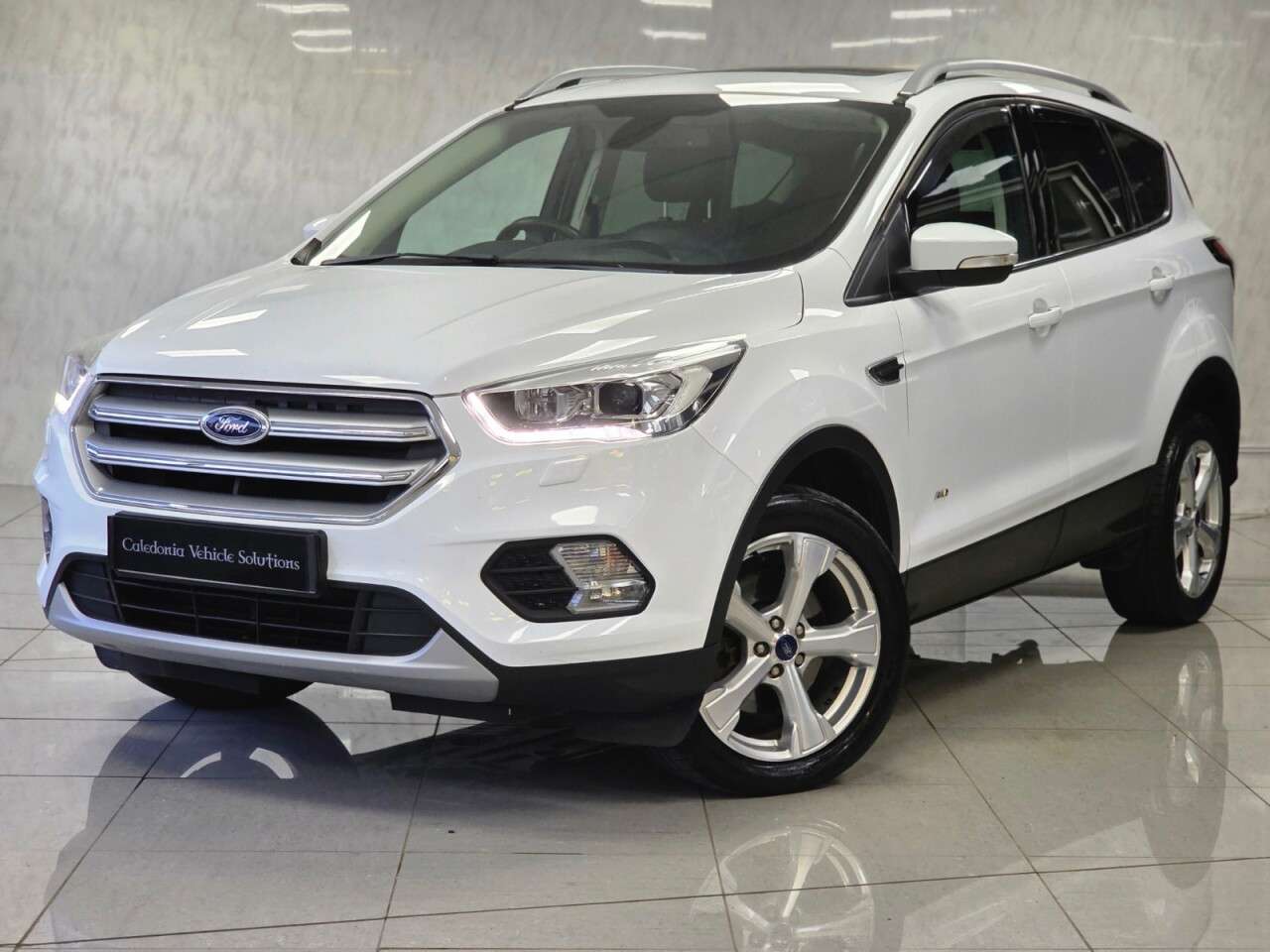A 2018 FORD KUGA 2.0 TDCi Titanium X SUV 5dr Diesel Manual AWD Euro 6 (s/s) (180 ps) A 2018 FORD KUGA 2.0 TDCi Titanium X SUV 5dr Diesel Manual AWD Euro 6 (s/s) (180 ps)