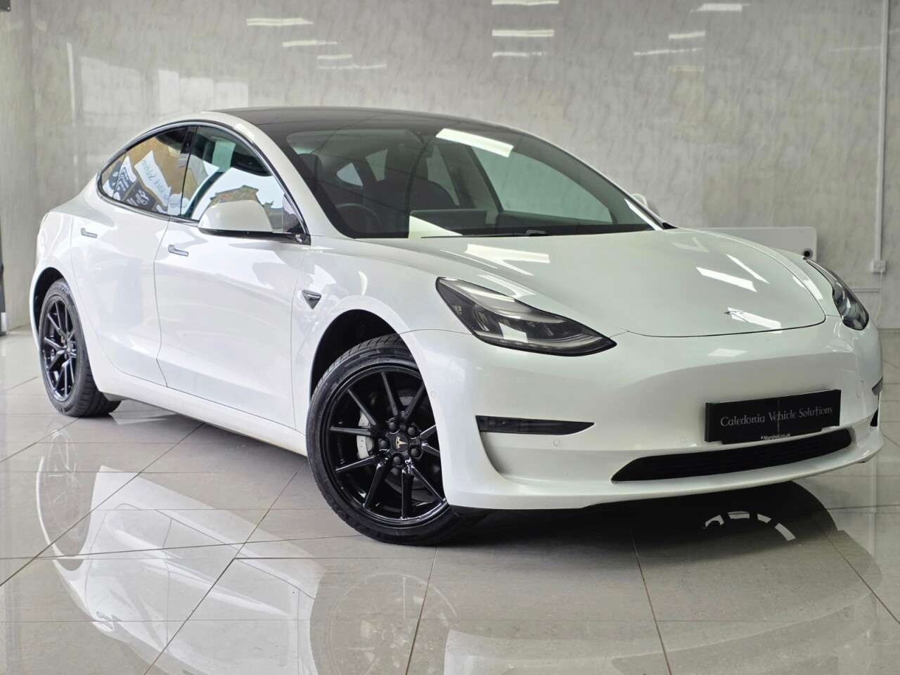 A 2020 TESLA MODEL 3 (Dual Motor) Long Range Saloon 4dr Electric Auto 4WDE (346 ps) A 2020 TESLA MODEL 3 (Dual Motor) Long Range Saloon 4dr Electric Auto 4WDE (346 ps)