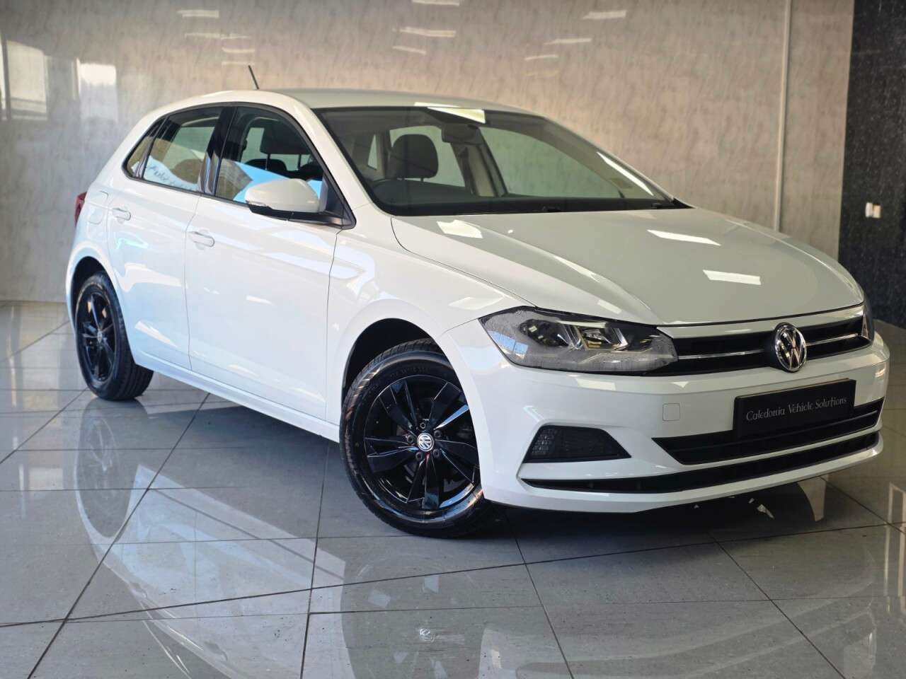 A 2018 VOLKSWAGEN POLO 1.0 EVO SE Hatchback 5dr Petrol Manual Euro 6 (s/s) (65 ps) A 2018 VOLKSWAGEN POLO 1.0 EVO SE Hatchback 5dr Petrol Manual Euro 6 (s/s) (65 ps)