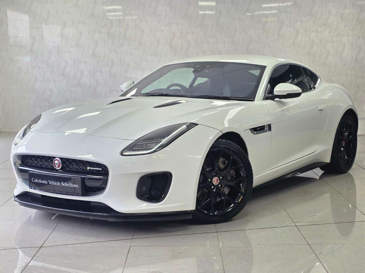 A 2019 JAGUAR F-TYPE 2.0i GPF R-Dynamic Coupe 2dr Petrol Auto Euro 6 (s/s) (300 ps) A 2019 JAGUAR F-TYPE 2.0i GPF R-Dynamic Coupe 2dr Petrol Auto Euro 6 (s/s) (300 ps)