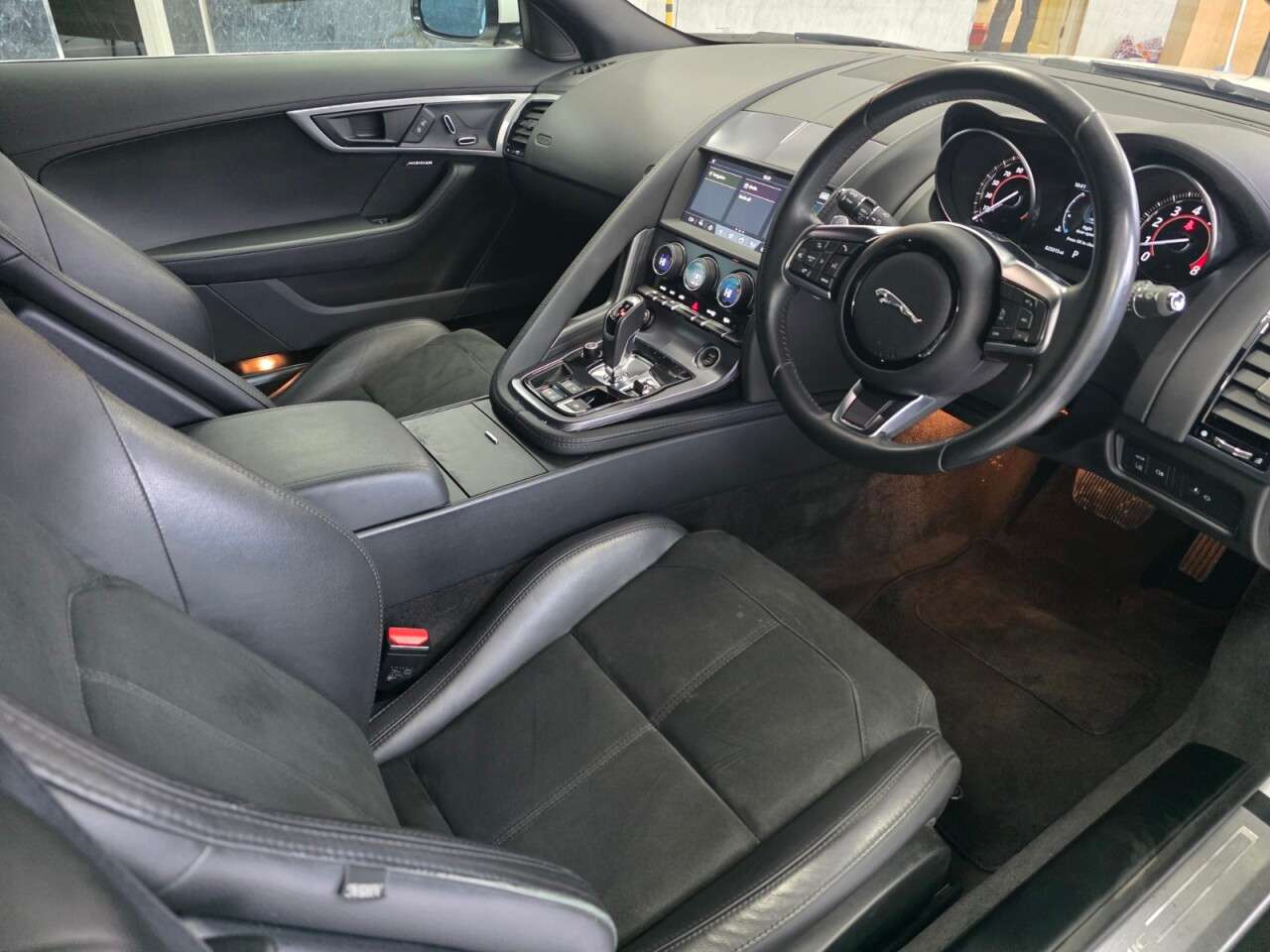 2019 JAGUAR F-TYPE 2019 JAGUAR F-TYPE