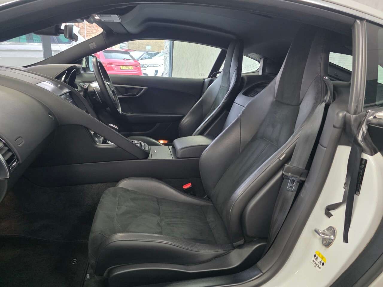 2019 JAGUAR F-TYPE 2019 JAGUAR F-TYPE