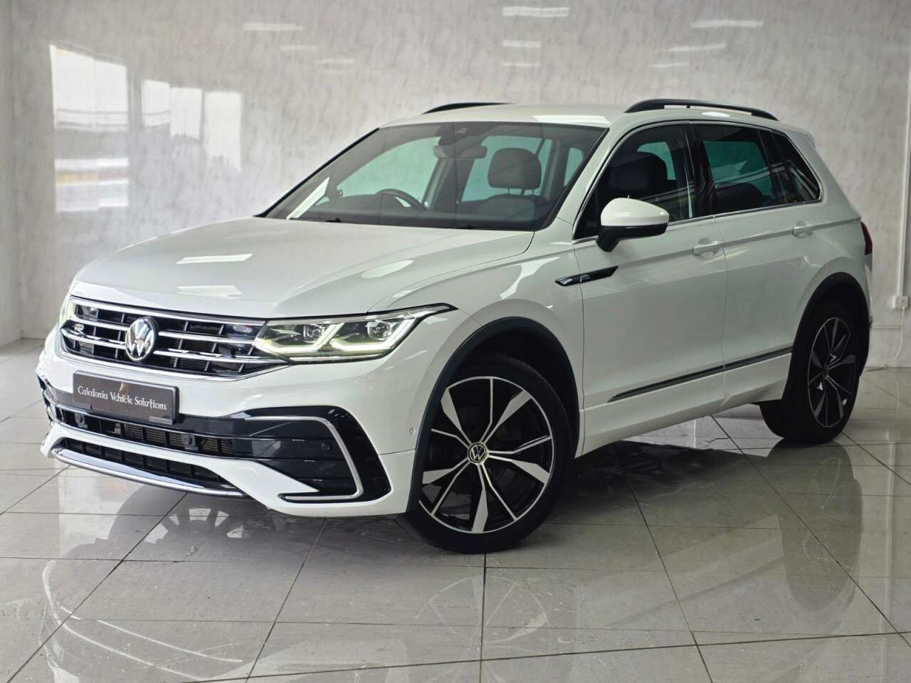 A 2023 VOLKSWAGEN TIGUAN 2.0 TDI R-Line SUV 5dr Diesel DSG Euro 6 (s/s) (150 ps) A 2023 VOLKSWAGEN TIGUAN 2.0 TDI R-Line SUV 5dr Diesel DSG Euro 6 (s/s) (150 ps)