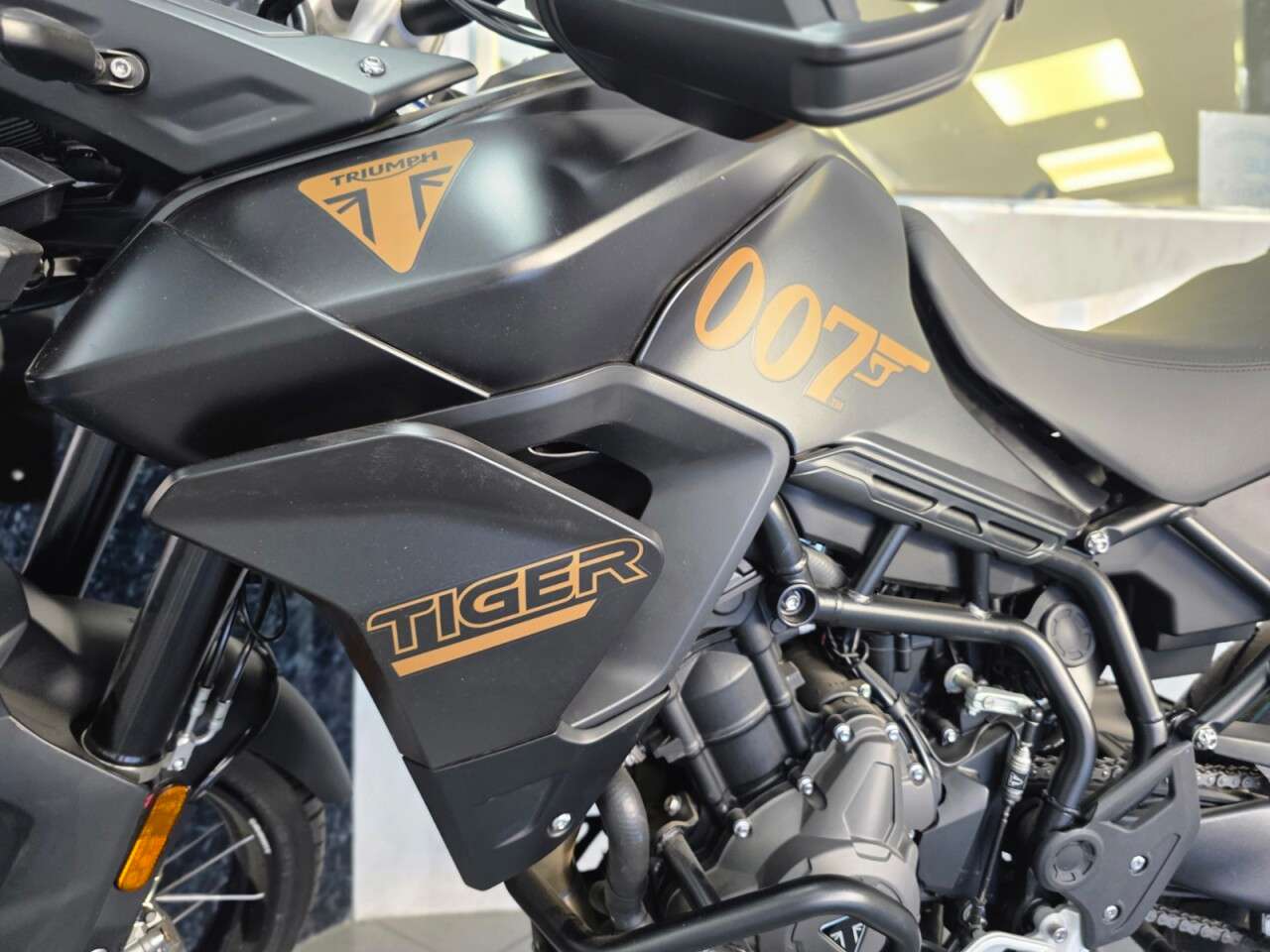 A 2024 TRIUMPH TIGER 900 900 Bond Edition Adventure Petrol Manual O-ring Euro 5 (95 ps) A 2024 TRIUMPH TIGER 900 900 Bond Edition Adventure Petrol Manual O-ring Euro 5 (95 ps)