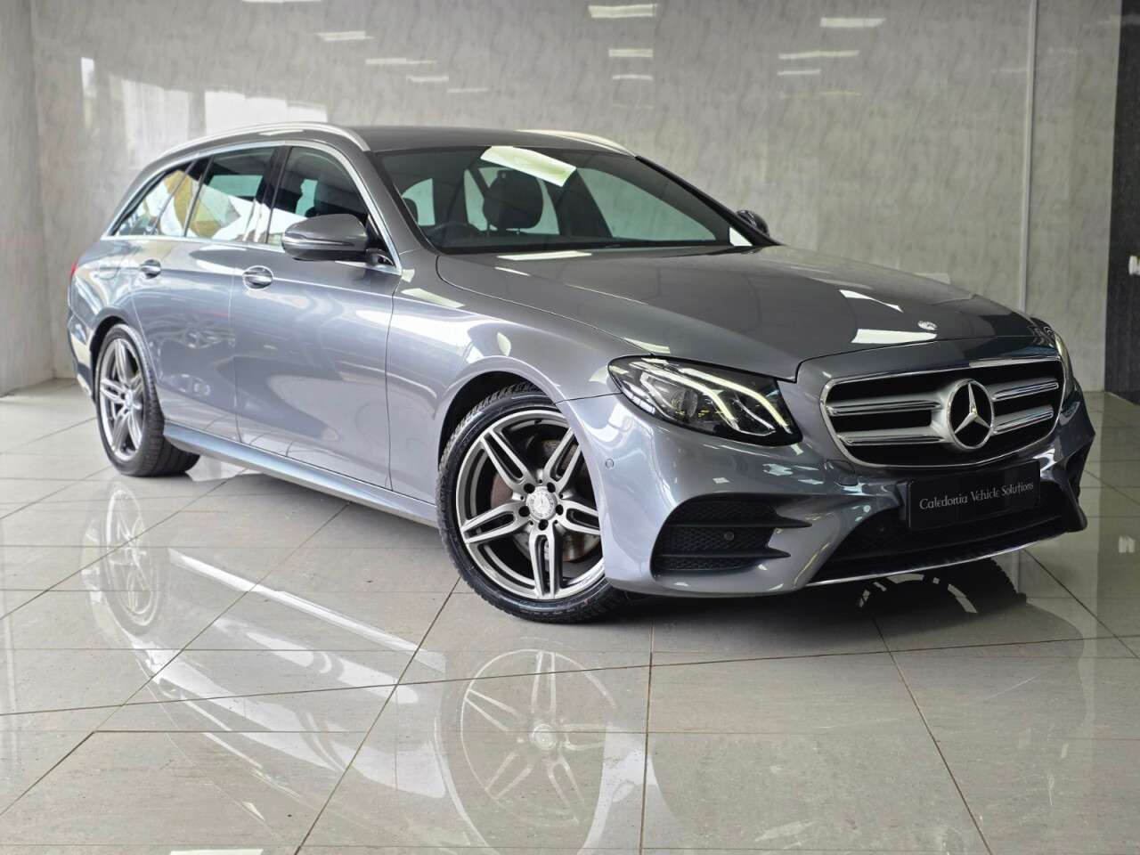 A 2017 MERCEDES-BENZ E-CLASS 2.0 E220d AMG Line Estate 5dr Diesel G-Tronic+ Euro 6 (s/s) (194 ps) A 2017 MERCEDES-BENZ E-CLASS 2.0 E220d AMG Line Estate 5dr Diesel G-Tronic+ Euro 6 (s/s) (194 ps)
