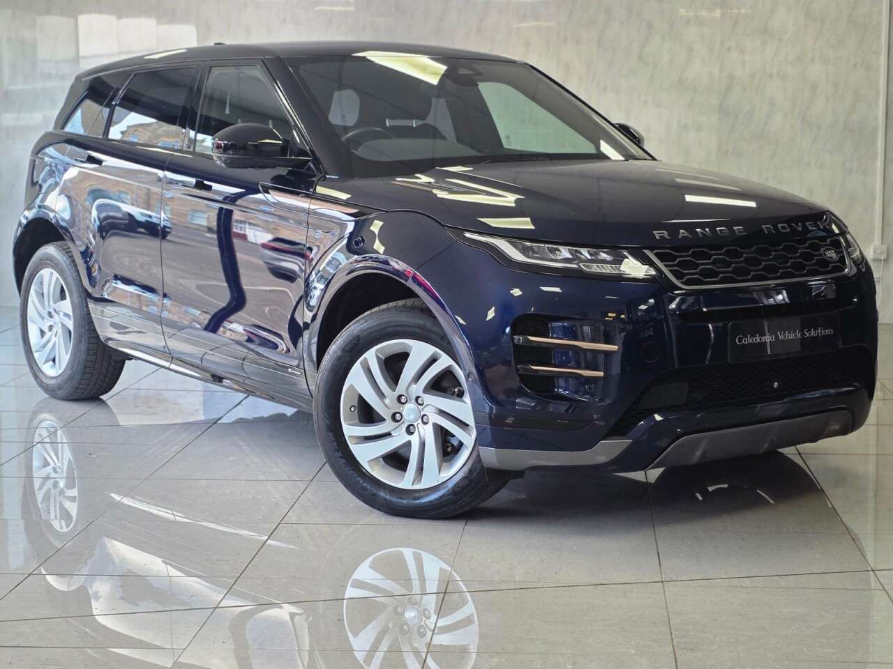 A 2021 LAND ROVER RANGE ROVER EVOQUE 2.0 D165 MHEV R-Dynamic S SUV 5dr Diesel Auto 4WD Euro 6 (s/s) (163 ps) A 2021 LAND ROVER RANGE ROVER EVOQUE 2.0 D165 MHEV R-Dynamic S SUV 5dr Diesel Auto 4WD Euro 6 (s/s) (163 ps)