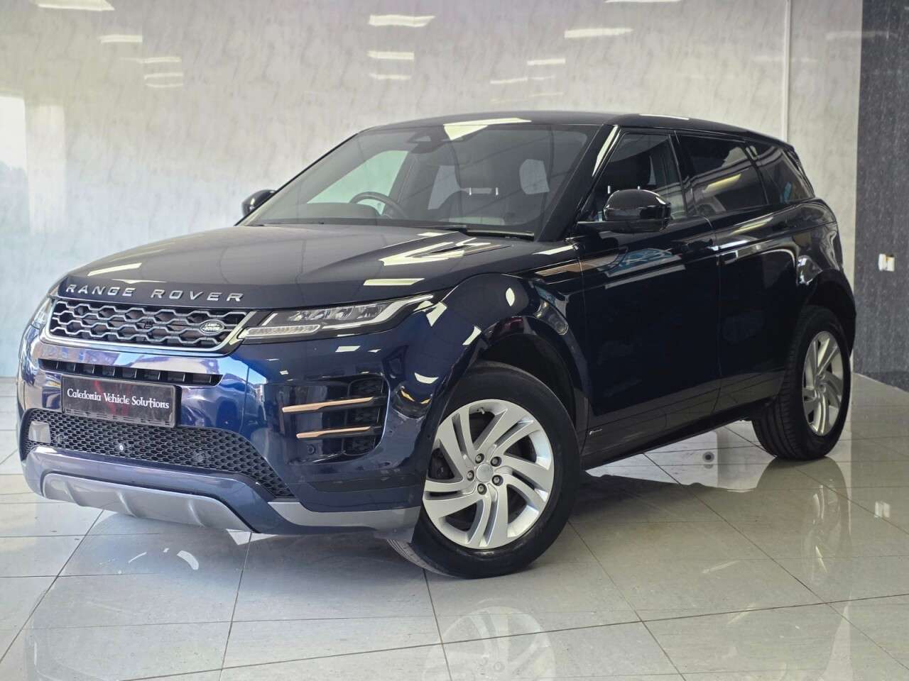 A 2021 LAND ROVER RANGE ROVER EVOQUE 2.0 D165 MHEV R-Dynamic S SUV 5dr Diesel Auto 4WD Euro 6 (s/s) (163 ps) A 2021 LAND ROVER RANGE ROVER EVOQUE 2.0 D165 MHEV R-Dynamic S SUV 5dr Diesel Auto 4WD Euro 6 (s/s) (163 ps)
