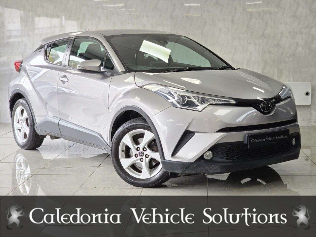 A 2018 TOYOTA C-HR 1.2 VVT-i Icon SUV 5dr Petrol Manual Euro 6 (s/s) (116 ps) A 2018 TOYOTA C-HR 1.2 VVT-i Icon SUV 5dr Petrol Manual Euro 6 (s/s) (116 ps)