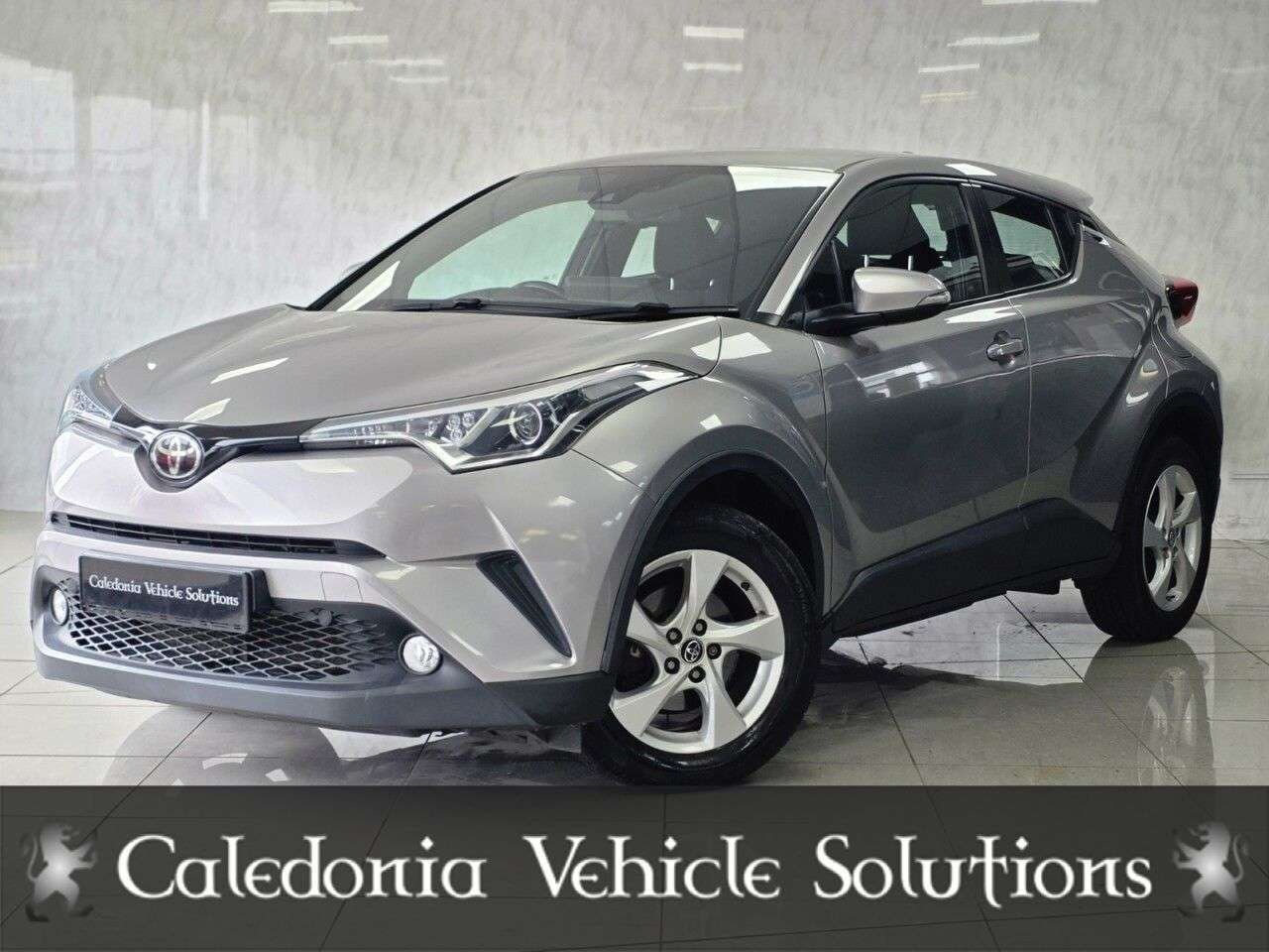 A 2018 TOYOTA C-HR 1.2 VVT-i Icon SUV 5dr Petrol Manual Euro 6 (s/s) (116 ps) A 2018 TOYOTA C-HR 1.2 VVT-i Icon SUV 5dr Petrol Manual Euro 6 (s/s) (116 ps)