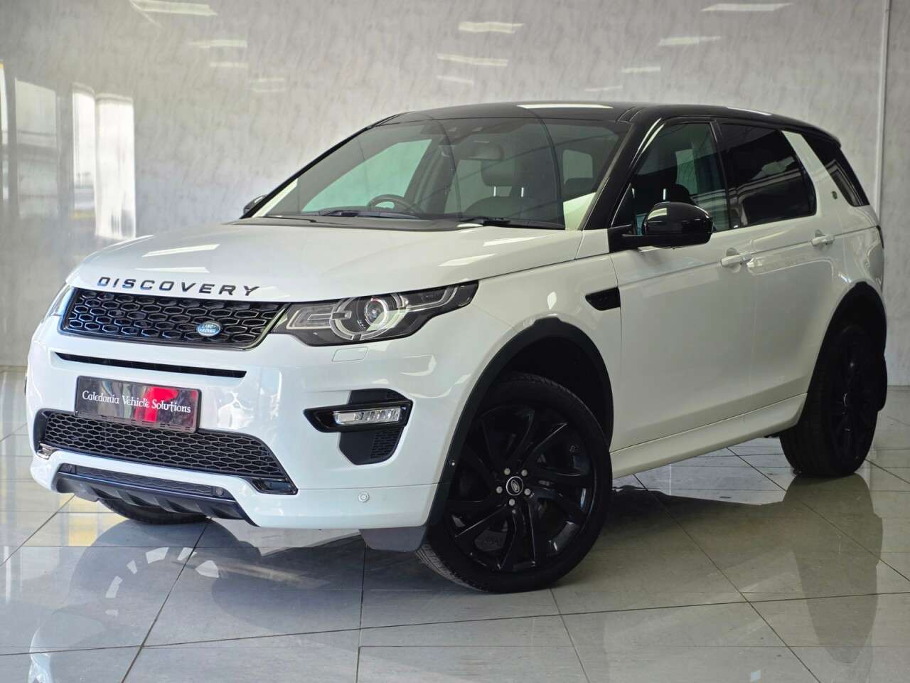 A 2018 LAND ROVER DISCOVERY SPORT 2.0 TD4 HSE Dynamic Lux SUV 5dr Diesel Auto 4WD Euro 6 (s/s) (180 ps) A 2018 LAND ROVER DISCOVERY SPORT 2.0 TD4 HSE Dynamic Lux SUV 5dr Diesel Auto 4WD Euro 6 (s/s) (180 ps)