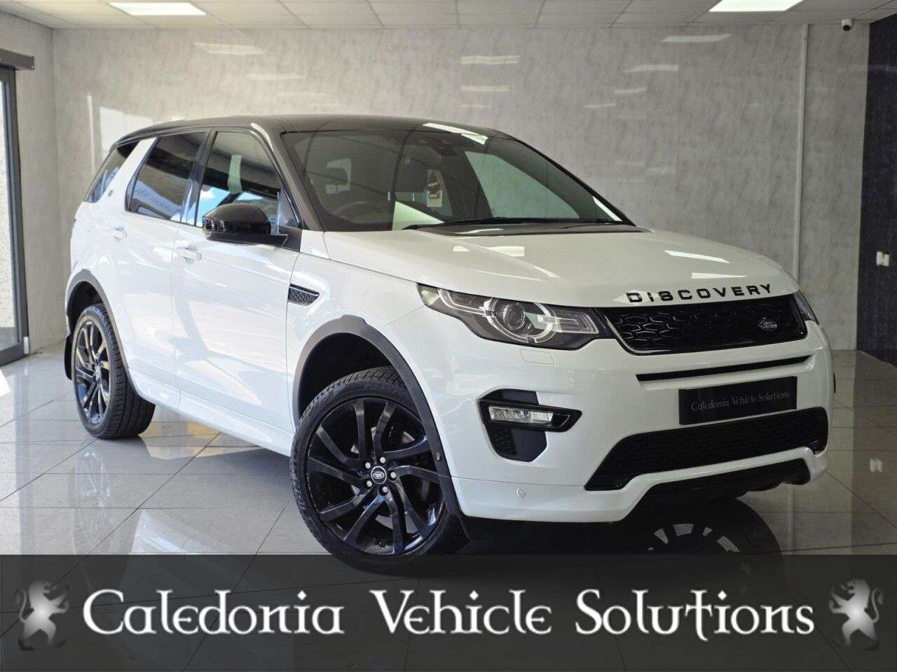 A 2018 LAND ROVER DISCOVERY SPORT 2.0 TD4 HSE Dynamic Lux SUV 5dr Diesel Auto 4WD Euro 6 (s/s) (180 ps) A 2018 LAND ROVER DISCOVERY SPORT 2.0 TD4 HSE Dynamic Lux SUV 5dr Diesel Auto 4WD Euro 6 (s/s) (180 ps)