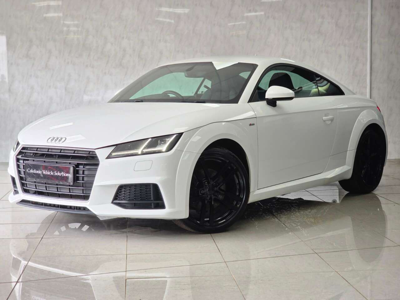 A 2017 AUDI TT 1.8 TFSI S line Coupe 3dr Petrol Manual Euro 6 (s/s) (180 ps) A 2017 AUDI TT 1.8 TFSI S line Coupe 3dr Petrol Manual Euro 6 (s/s) (180 ps)