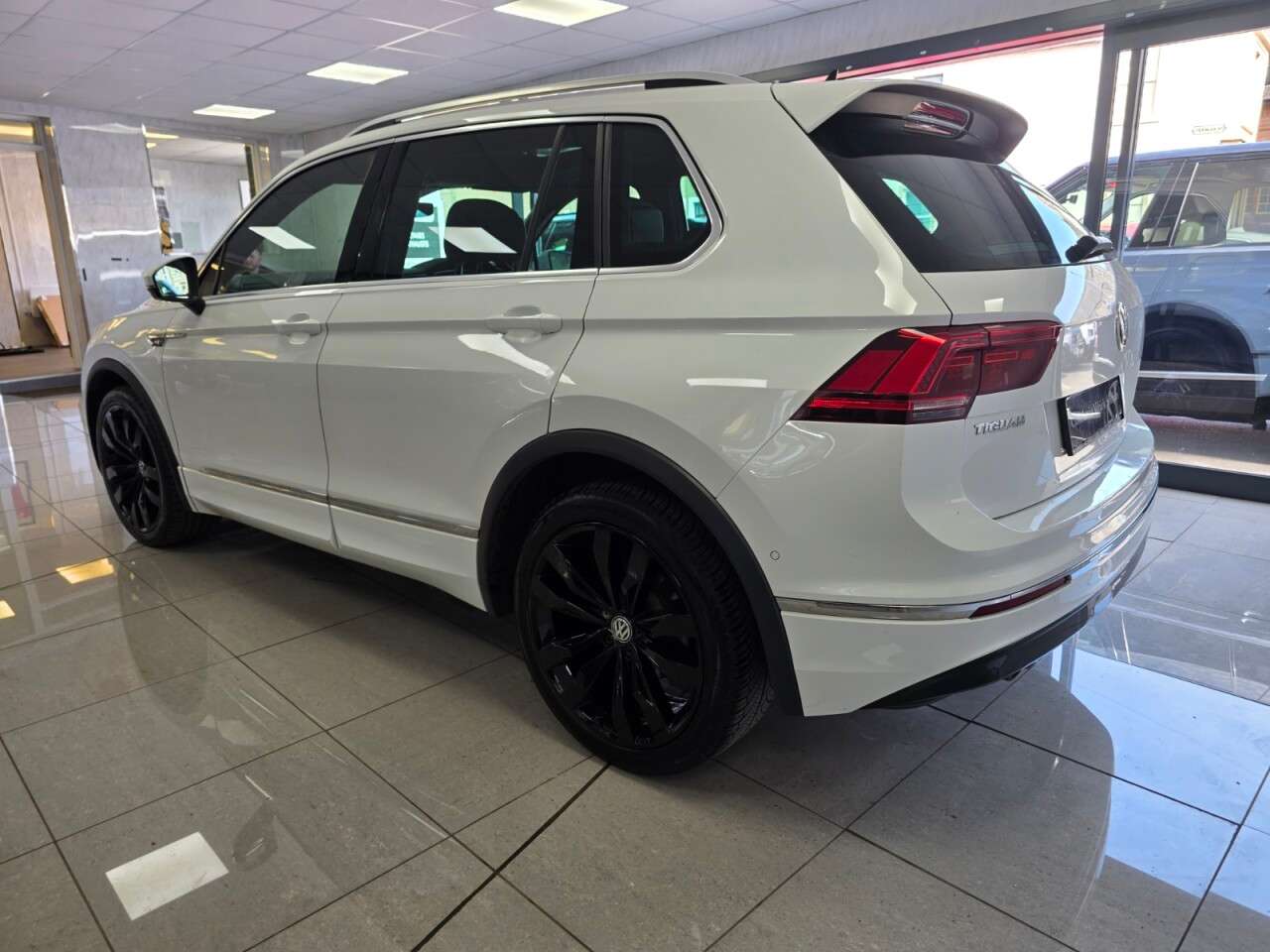 2021 VOLKSWAGEN TIGUAN 2021 VOLKSWAGEN TIGUAN