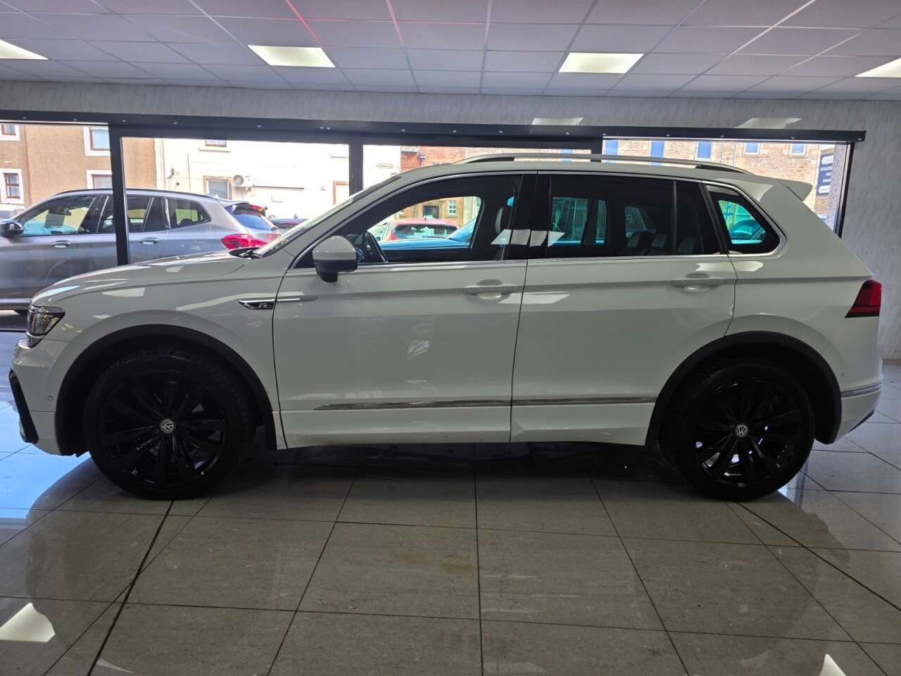 2021 VOLKSWAGEN TIGUAN 2021 VOLKSWAGEN TIGUAN