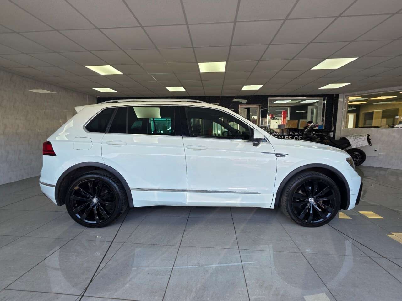 2021 VOLKSWAGEN TIGUAN 2021 VOLKSWAGEN TIGUAN