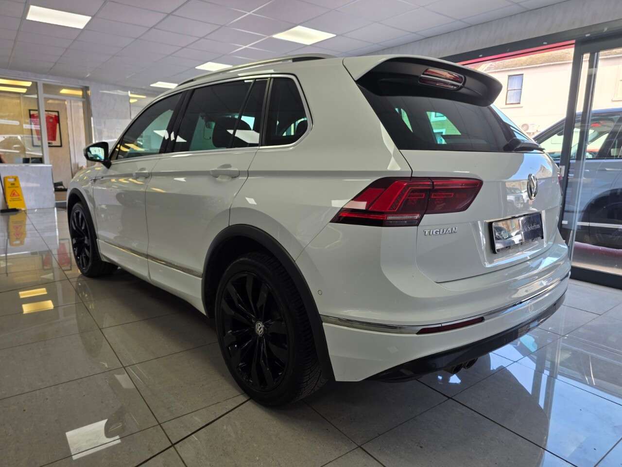 2021 VOLKSWAGEN TIGUAN 2021 VOLKSWAGEN TIGUAN