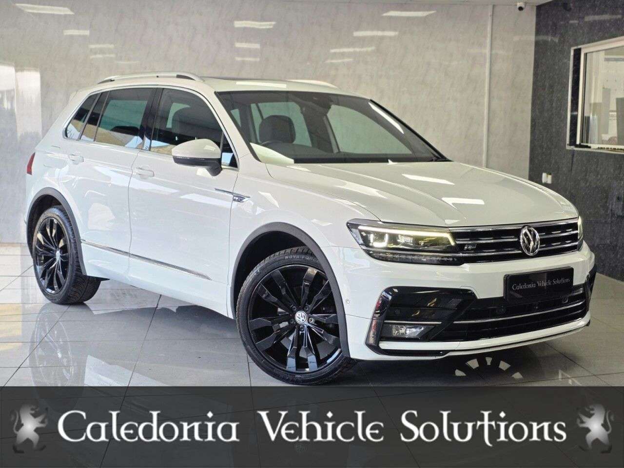 A 2021 VOLKSWAGEN TIGUAN 2.0 TDI R-Line Tech SUV 5dr Diesel DSG 4Motion Euro 6 (s/s) (150 ps) A 2021 VOLKSWAGEN TIGUAN 2.0 TDI R-Line Tech SUV 5dr Diesel DSG 4Motion Euro 6 (s/s) (150 ps)