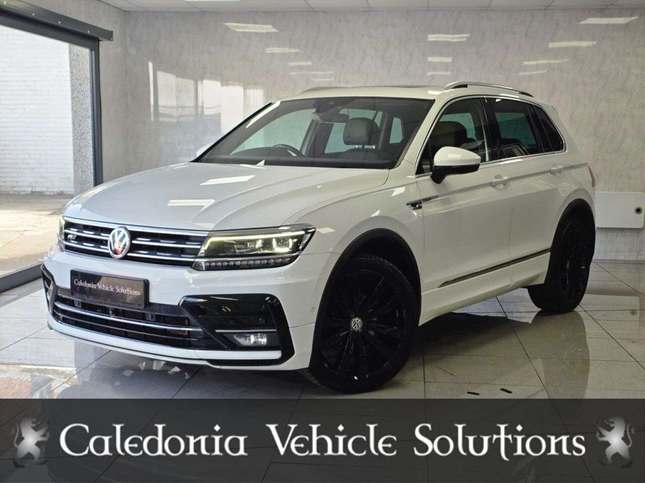 A 2021 VOLKSWAGEN TIGUAN 2.0 TDI R-Line Tech SUV 5dr Diesel DSG 4Motion Euro 6 (s/s) (150 ps) A 2021 VOLKSWAGEN TIGUAN 2.0 TDI R-Line Tech SUV 5dr Diesel DSG 4Motion Euro 6 (s/s) (150 ps)