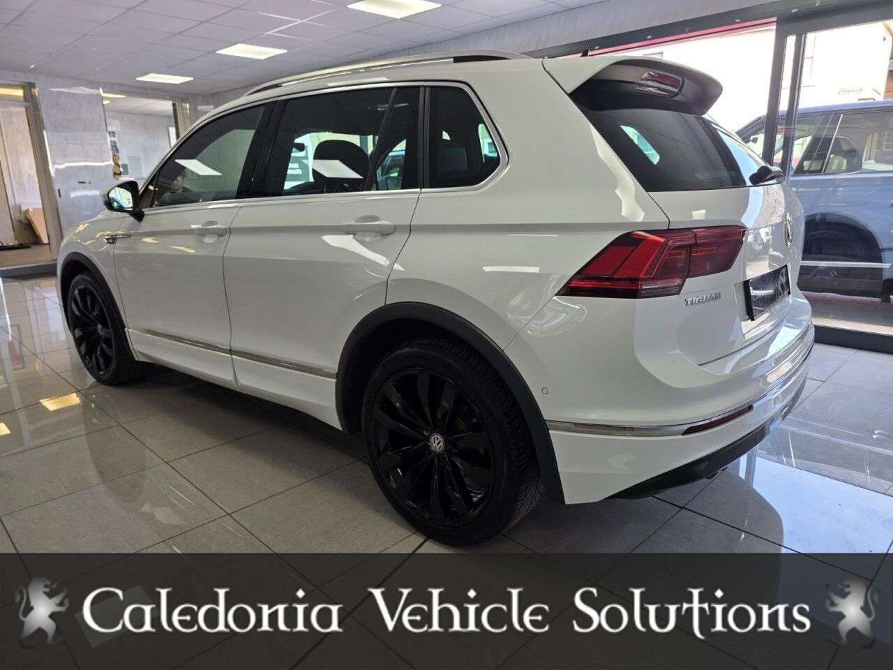 2021 VOLKSWAGEN TIGUAN 2021 VOLKSWAGEN TIGUAN