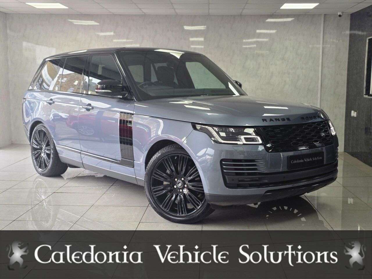 A 2021 LAND ROVER RANGE ROVER 3.0 D300 MHEV Westminster Black SUV 5dr Diesel Auto 4WD Euro 6 (s/s) (300 p A 2021 LAND ROVER RANGE ROVER 3.0 D300 MHEV Westminster Black SUV 5dr Diesel Auto 4WD Euro 6 (s/s) (300 p