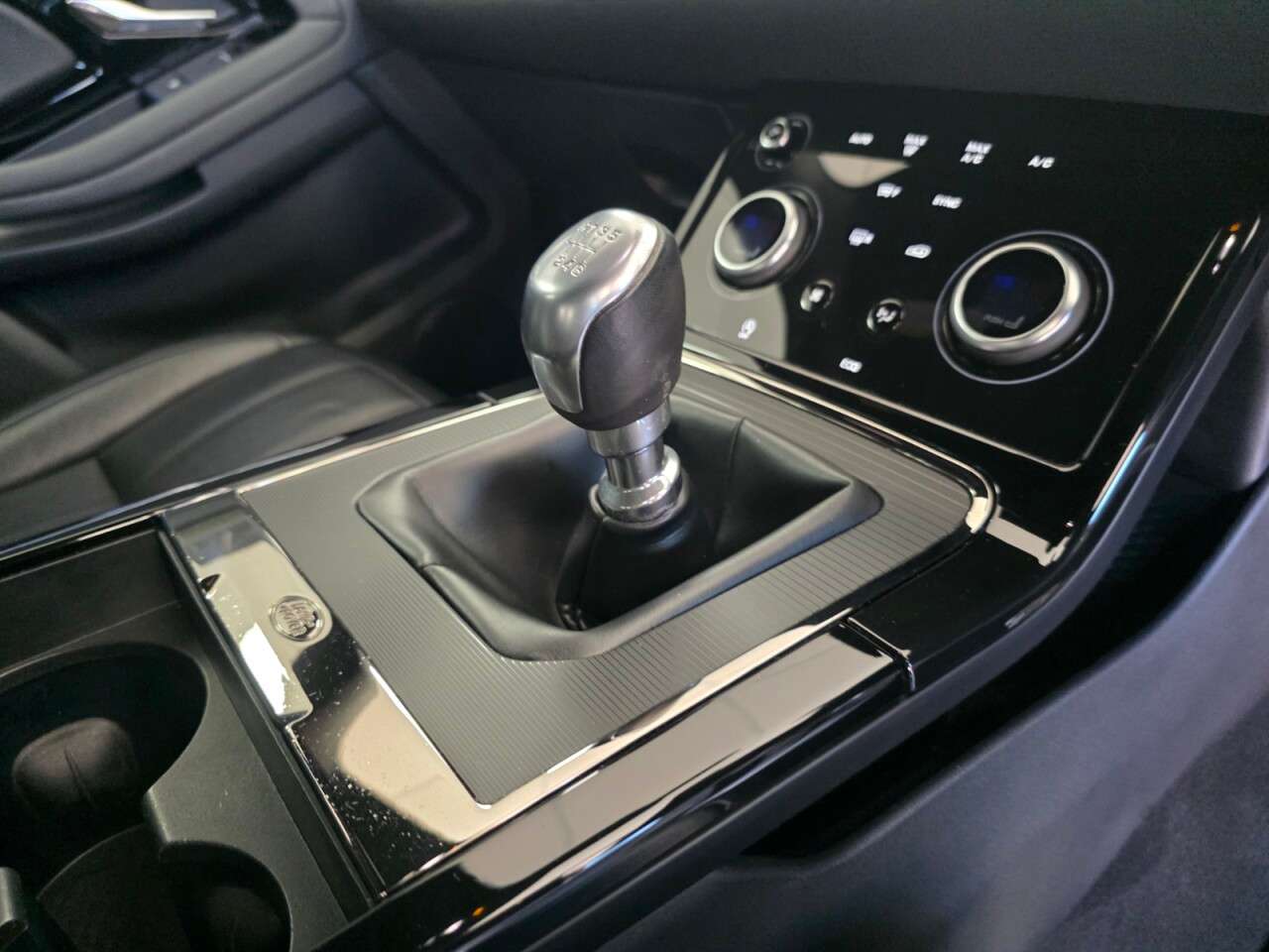 2021 LAND ROVER RANGE ROVER EVOQUE 2021 LAND ROVER RANGE ROVER EVOQUE