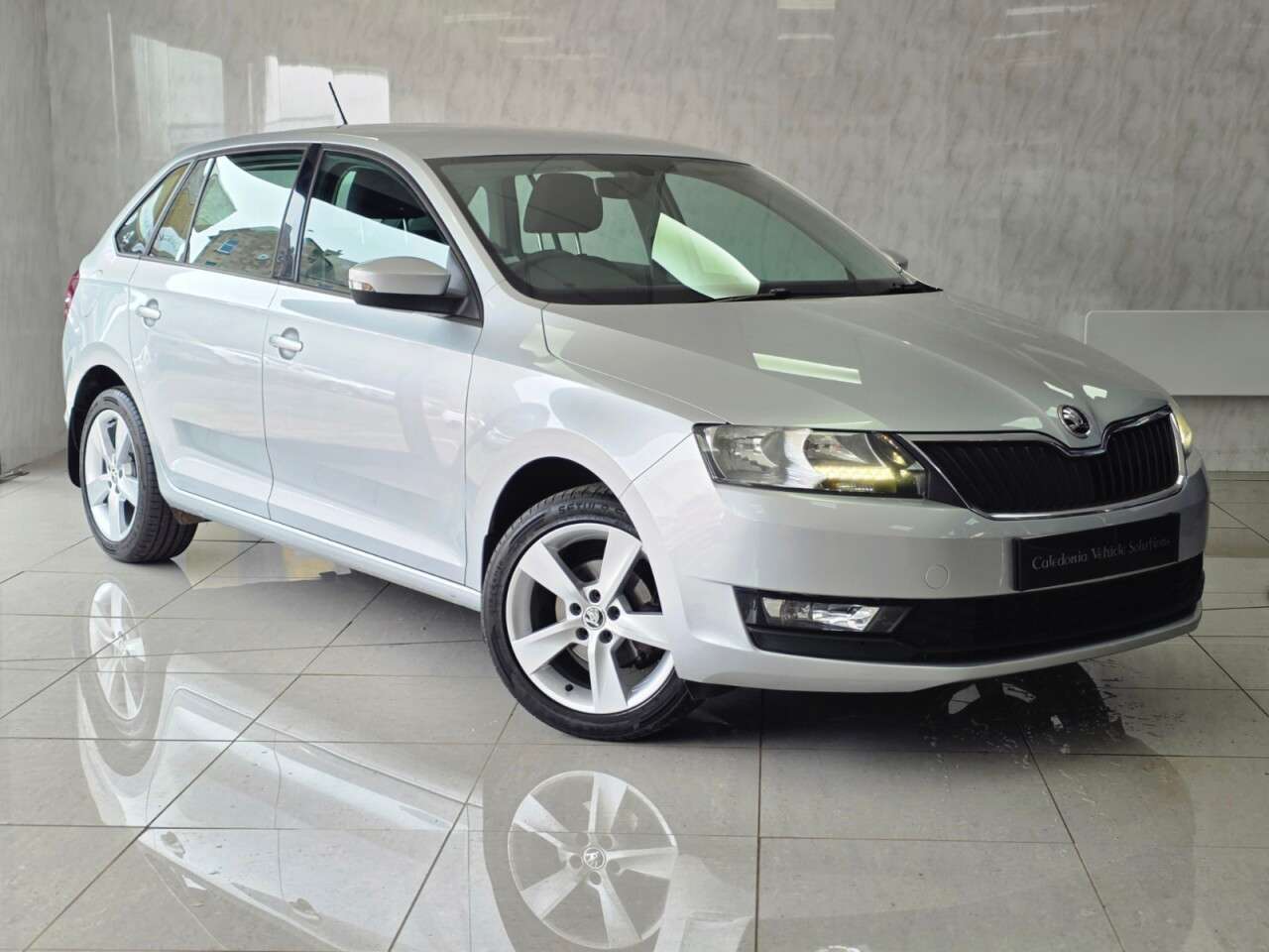 A 2018 SKODA RAPID SPACEBACK 1.0 TSI GPF SE Tech Hatchback 5dr Petrol Manual Euro 6 (s/s) (95 ps) A 2018 SKODA RAPID SPACEBACK 1.0 TSI GPF SE Tech Hatchback 5dr Petrol Manual Euro 6 (s/s) (95 ps)