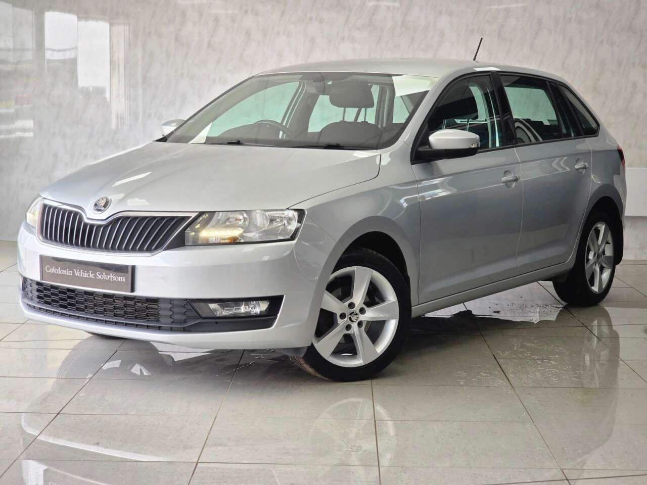 A 2018 SKODA RAPID SPACEBACK 1.0 TSI GPF SE Tech Hatchback 5dr Petrol Manual Euro 6 (s/s) (95 ps) A 2018 SKODA RAPID SPACEBACK 1.0 TSI GPF SE Tech Hatchback 5dr Petrol Manual Euro 6 (s/s) (95 ps)