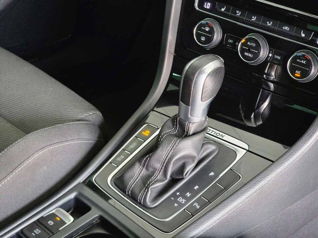 2019 VOLKSWAGEN GOLF 2019 VOLKSWAGEN GOLF
