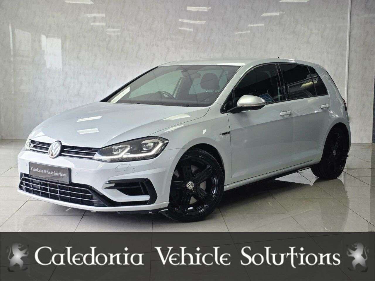 A 2019 VOLKSWAGEN GOLF 2.0 TSI R Hatchback 5dr Petrol DSG 4Motion Euro 6 (s/s) (300 ps) A 2019 VOLKSWAGEN GOLF 2.0 TSI R Hatchback 5dr Petrol DSG 4Motion Euro 6 (s/s) (300 ps)