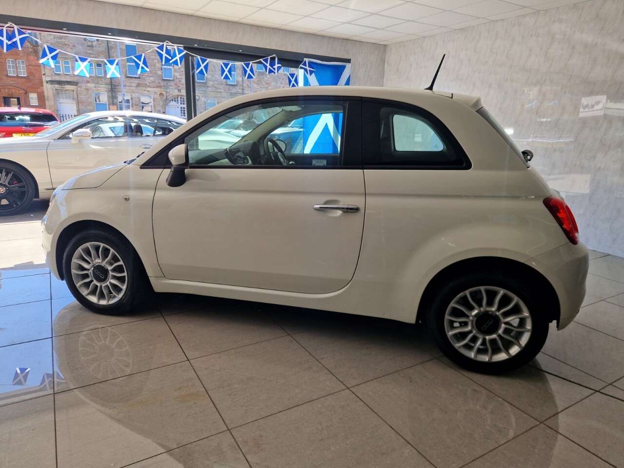 2017 FIAT 500 2017 FIAT 500