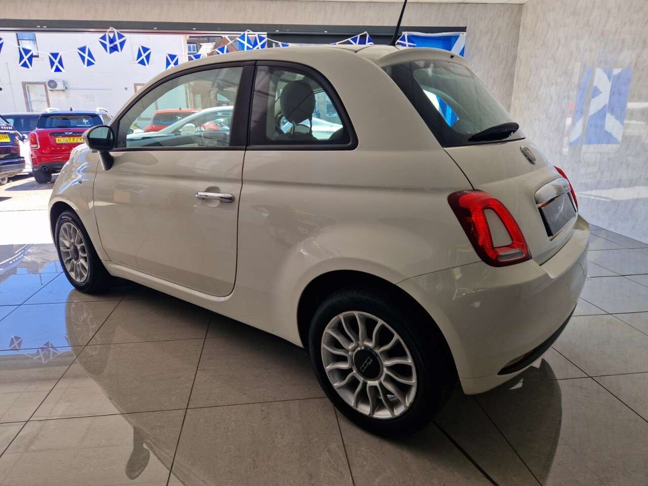 2017 FIAT 500 2017 FIAT 500