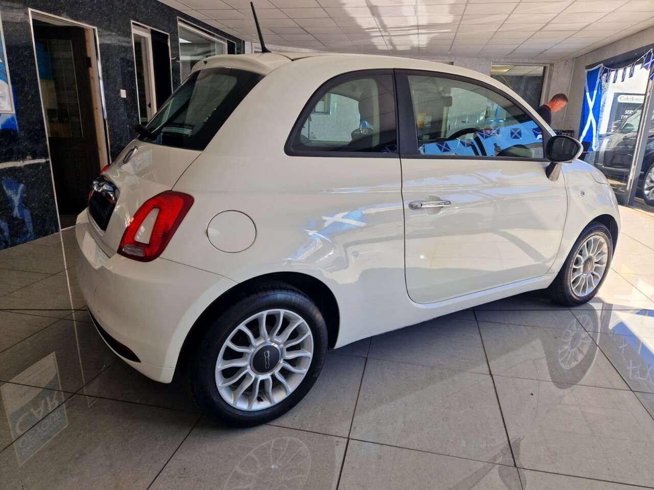 2017 FIAT 500 2017 FIAT 500