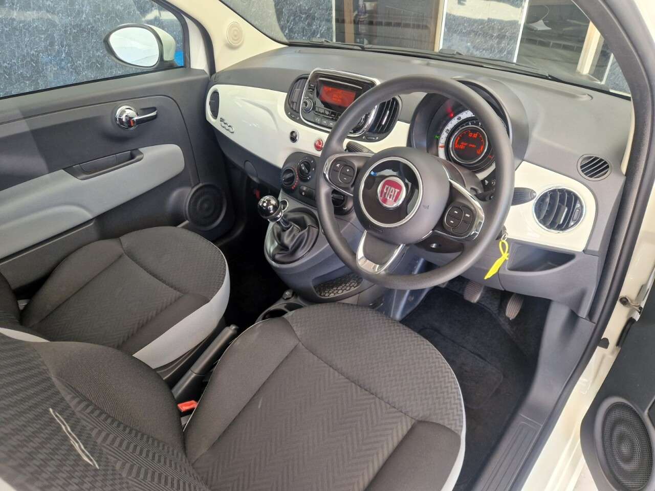 2017 FIAT 500 2017 FIAT 500