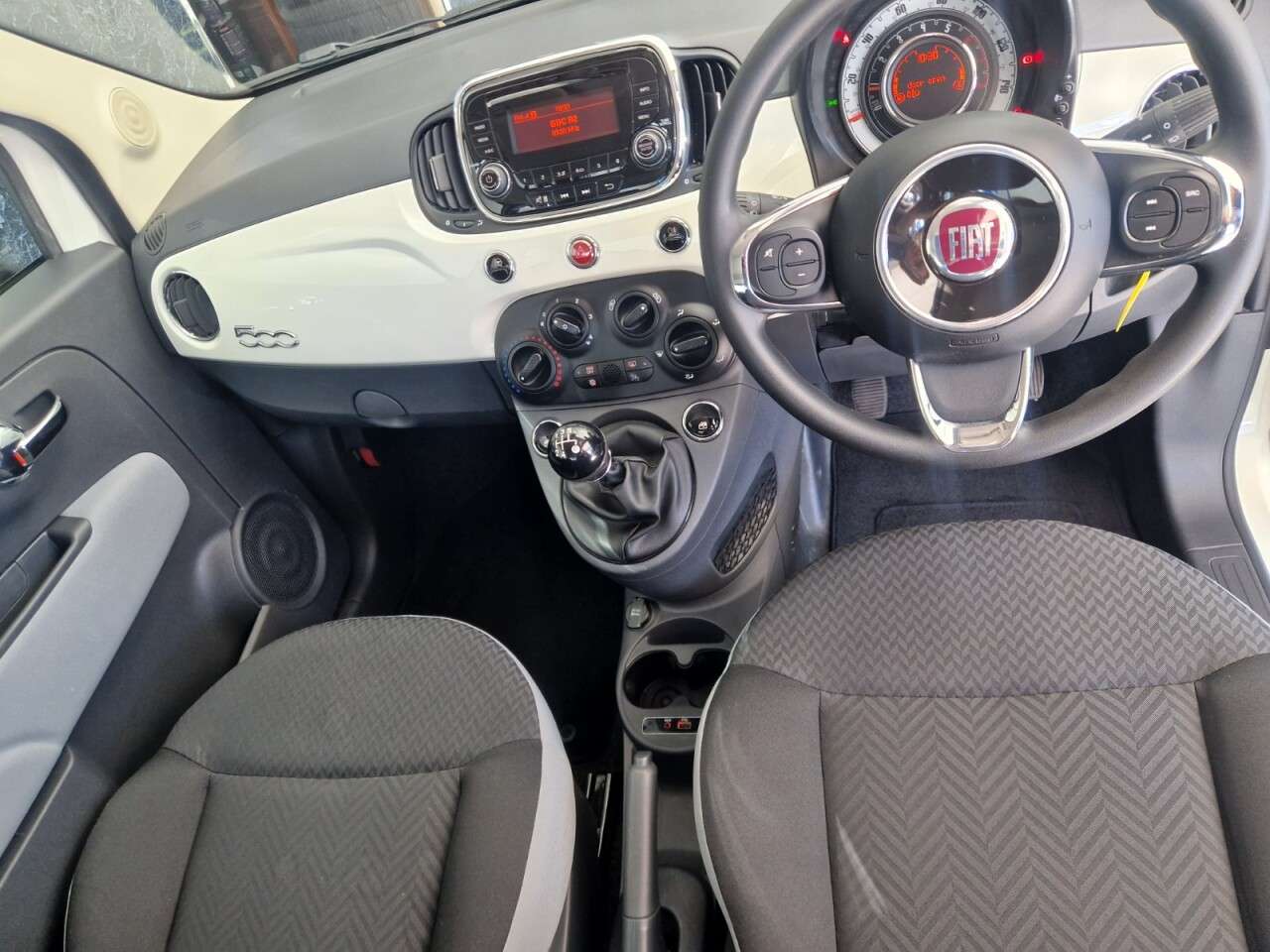 2017 FIAT 500 2017 FIAT 500