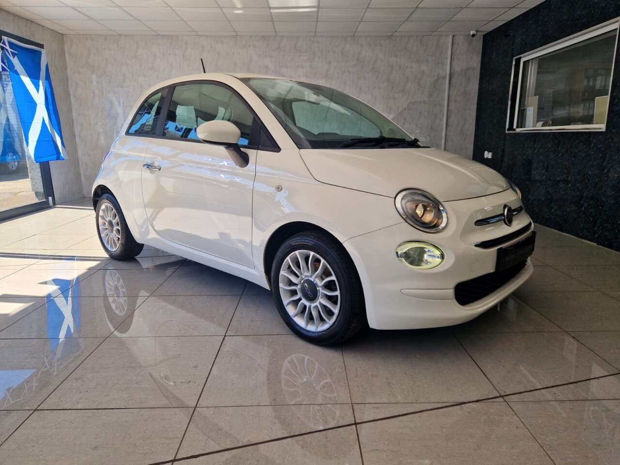 2017 FIAT 500 2017 FIAT 500